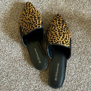 BCBG Generation cheetah Flats